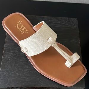 Women’s mule- style open toe sandal: size 6 1/2